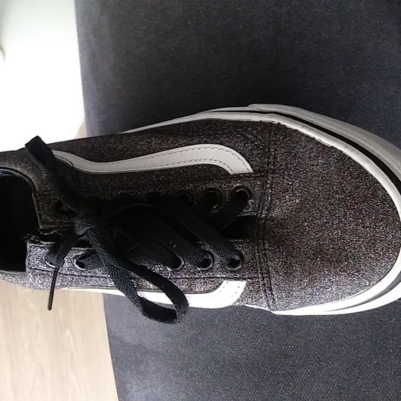 Vans - Picture 6 of 6